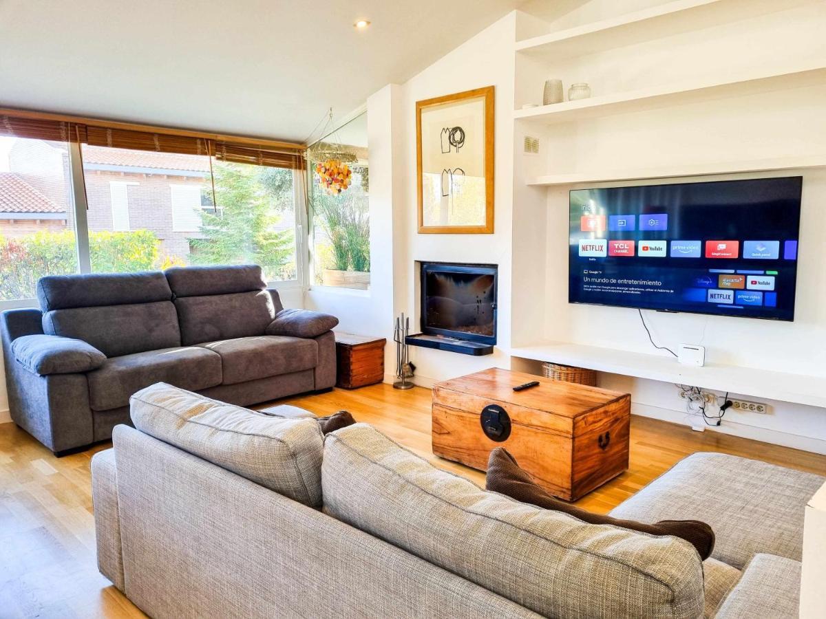 Villa Guara Golf Y Pool Comotucasa Nueno Eksteriør billede
