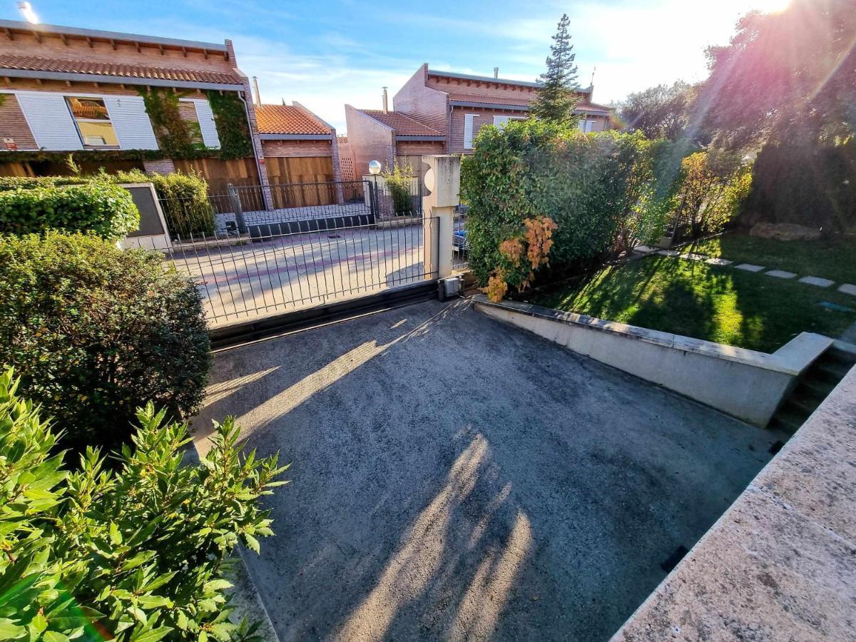 Villa Guara Golf Y Pool Comotucasa Nueno Eksteriør billede